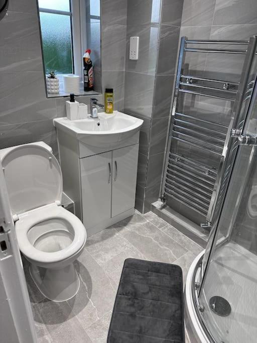 Luxury 4 Bed House In Coventry Villa Exterior photo